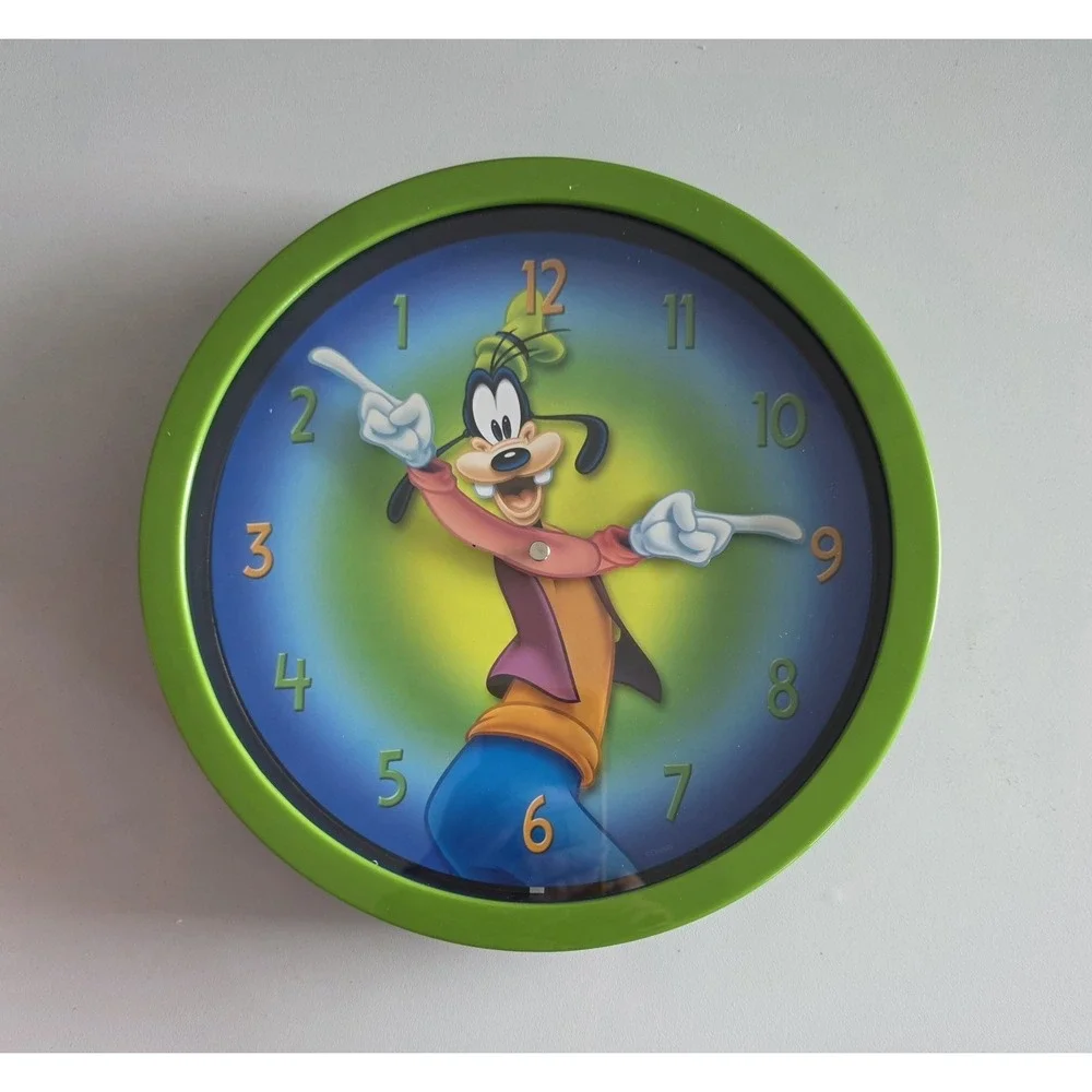 Disney Goofy Moving Hands Wall Clock 10